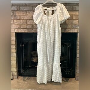 Club Monaco white  Textured Dress size med only worn once. Slip comes with it